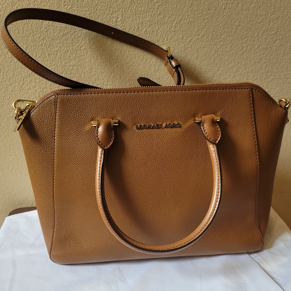 Michael Kors crossbody - Picture 14 of 16